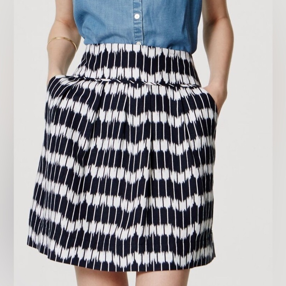 LOFT sz 4P Navy Blue White Ikat Linen Blend Short Pleated Skirt Pockets Spring
